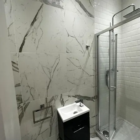 Stunning Two Bedrooms London