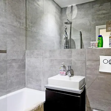 Bright & Modern 2br Flat In Kensington * London