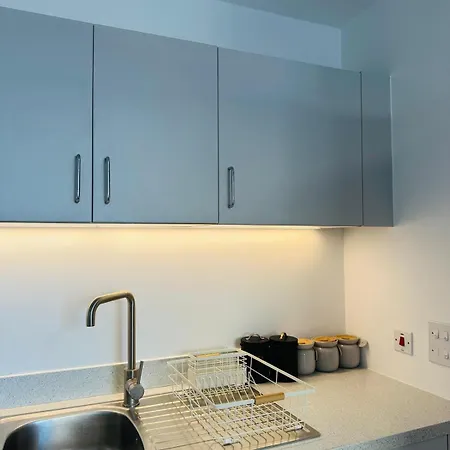 Amazing 2 Bed Flat With Views Apartment