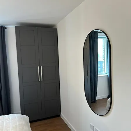 Amazing 2 Bed Flat With Views Barking (Greater London)