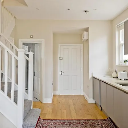 Sumptuous 1br Duplex