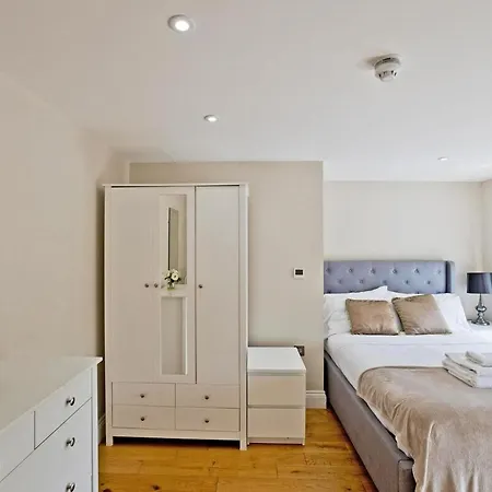 Sumptuous 1br Duplex London