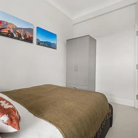 Brand New 2 Bedroom Fulham Near Tube Station Cozy Apartment London