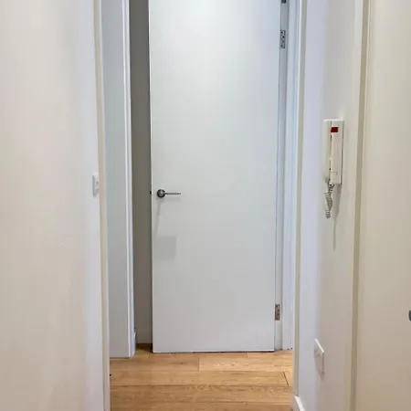 With 2 Bedrooms -sleeps6 London