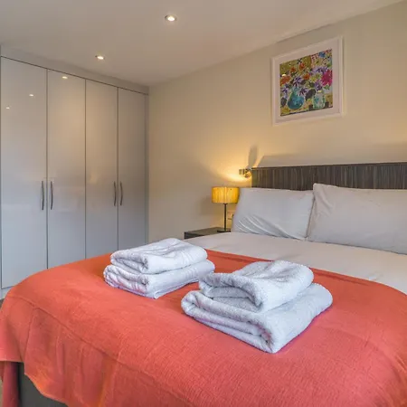 Hive - East Apartment