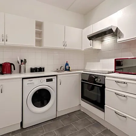 Apartment Freya's Place Near Thames River - 2 Double Beds, 1 Single Bed, Spacious, Ideal For Families London
