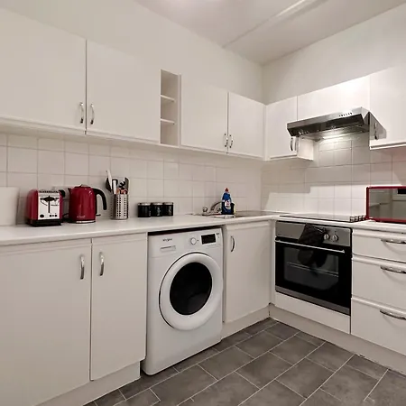 Apartment Freya's Place Near Thames River - 2 Double Beds, 1 Single Bed, Spacious, Ideal For Families