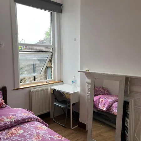 Homestay Honor Oak Park