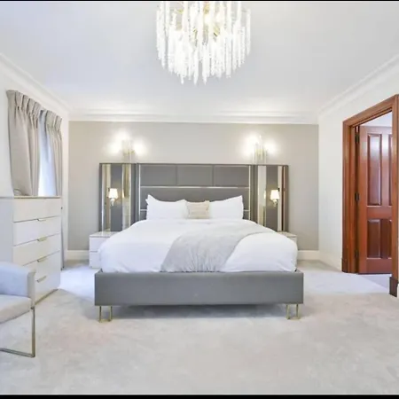 Apartahotel Carlton Court - Mayfair 5*