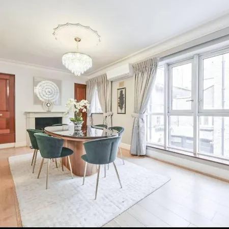 Apartahotel Carlton Court - Mayfair 5*