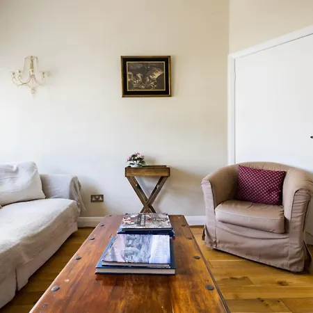Apartment Chic In Kensington Olympia *