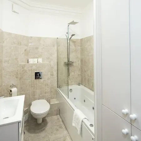 Elegant 1br Near Apartment *