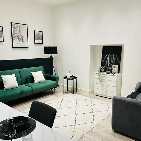 Charming & Spacious 1-bed - 2-min Walk To Tube & Shops *