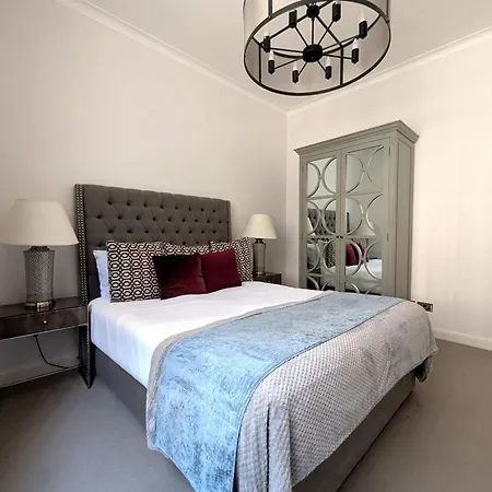 Estatesmen Knightsbridge London