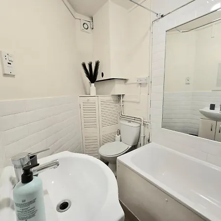 Apartment 2br Gem Stylish & Spacious Kings Cross Flat