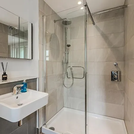 Apartment 2 Bd Soho Luxury Living-high Ceilings Huge Terrace