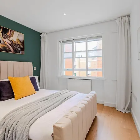 2 Bd Soho Luxury Living-high Ceilings Huge Terrace Apartment