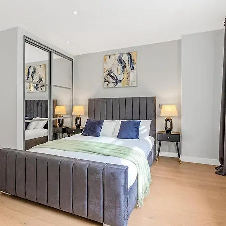 Apartment 2 Bd Soho Luxury Living-high Ceilings Huge Terrace *