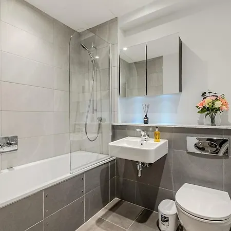 Apartment 2 Bd Soho Luxury Living-high Ceilings Huge Terrace *