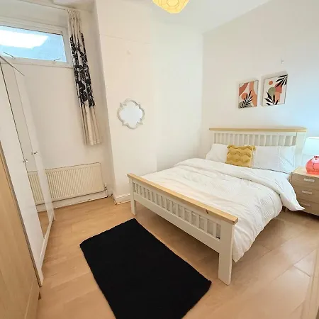 Comfort In The Heart Of Fulham Apartment