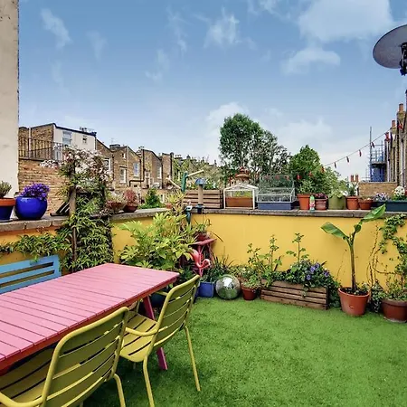 Charming Flat Close To Emirates Stadium * London