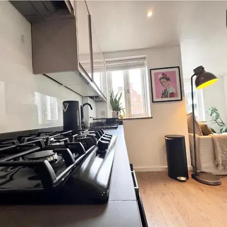 5 Min Walk To Oxford Street Apartment *