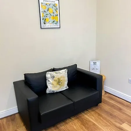 Cosy 2-bedroom Flat With Free Wi-fi In Shepherds Bush Near Westfield Apartment London