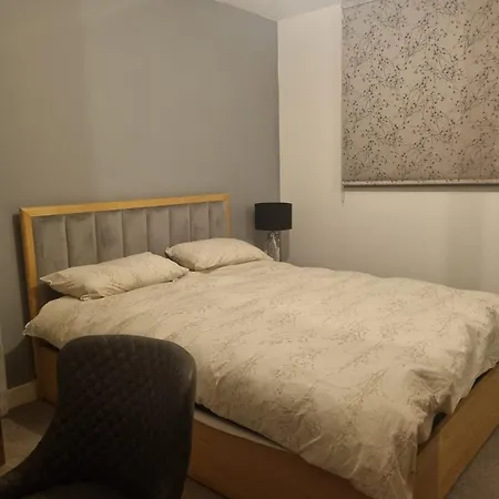 Poplar By Canary Wharf Apartment