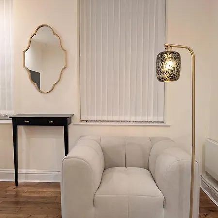 Mayfair Place 8 Yard