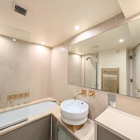 Mayfair Place 8 Yard London
