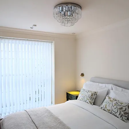 Mayfair Place 8 Yard *