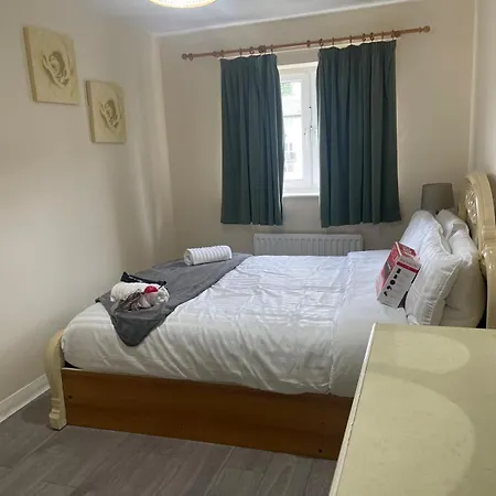 2 Bed Flat Close To New Cross Gate, Se14 Apartment