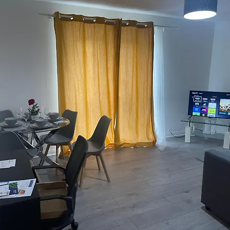 2 Bed Flat Close To New Cross Gate, Se14 Apartment *