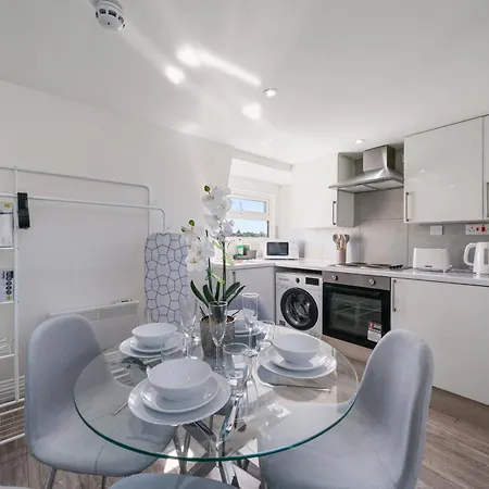 & Charming - 7 Apartment London