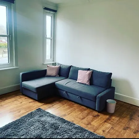 Modern One Bed Heart Of Greenwich Apartment Plumstead (Greater London)