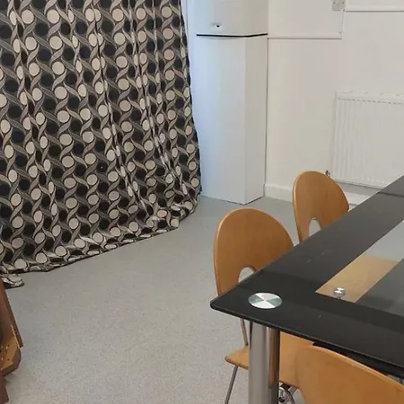 Modern In Southeast London Plumstead (Greater London)