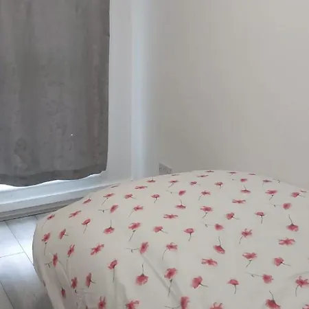 Modern In Southeast London Plumstead (Greater London)
