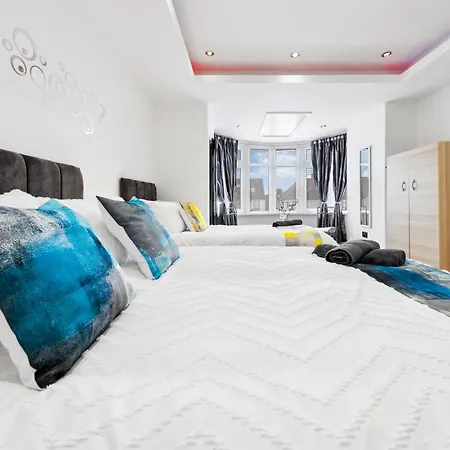 Bright 4br 2ba Gem In Wembley - Sleeps 8