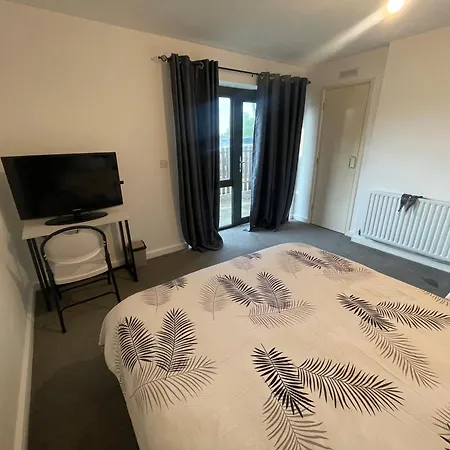 Luxurious Bedroom In One Bed Apartment * London