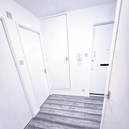 Apartment Kas Cosy 2 Bedroom In With Great Transportation Links *