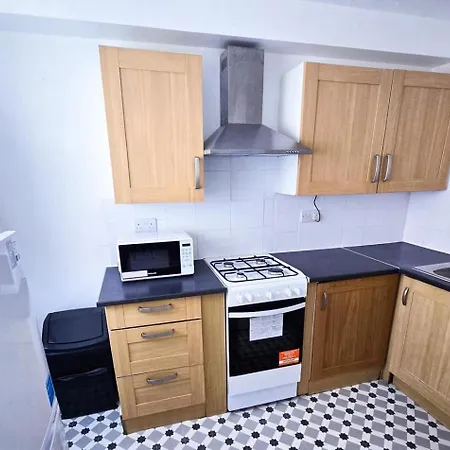 Apartment Kas Cosy 2 Bedroom In With Great Transportation Links