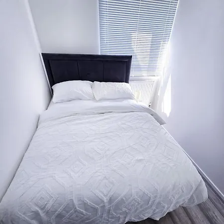 Kas Cosy 2 Bedroom In With Great Transportation Links Apartment Belvedere