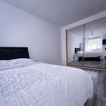 Kas Cosy 2 Bedroom In With Great Transportation Links Apartment