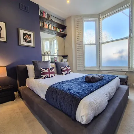 2-bedroom Flat With Private Patio & Firepit In Shepherds Bush Near Hammersmith Apartamento