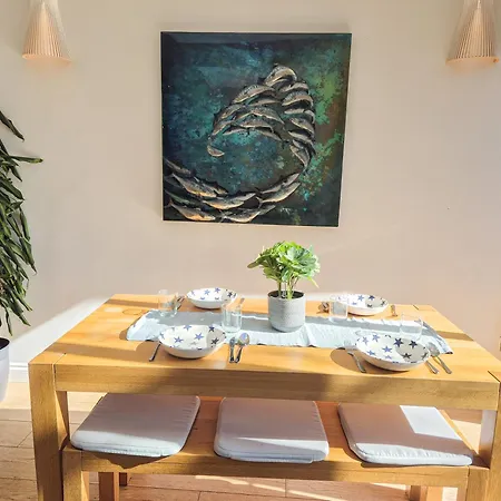 2-bedroom Flat With Private Patio & Firepit In Shepherds Bush Near Hammersmith Apartment