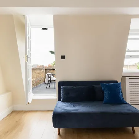 Floor 1br With Balcony, Earls Court 2mins To Tube London