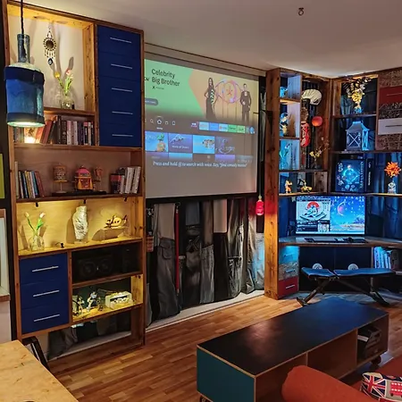 Apartment Cinema With Fantastic Views Fully Re-cycled Concept *