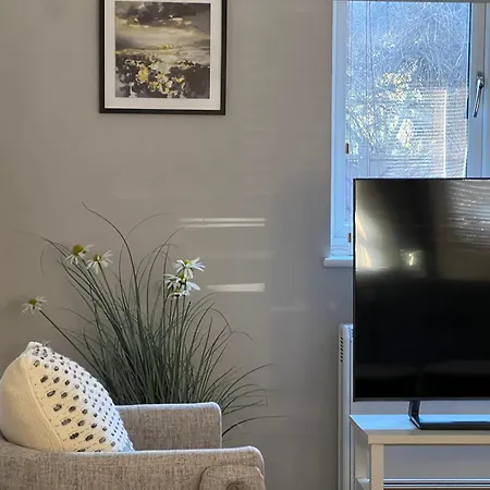 Luxurious 2 Bed 2 Bath With Parking In Blackheath, Apartment *