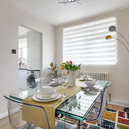 2bdr Steps To Battersea Park Apartment