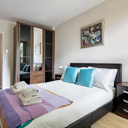 2bdr Steps To Battersea Park *